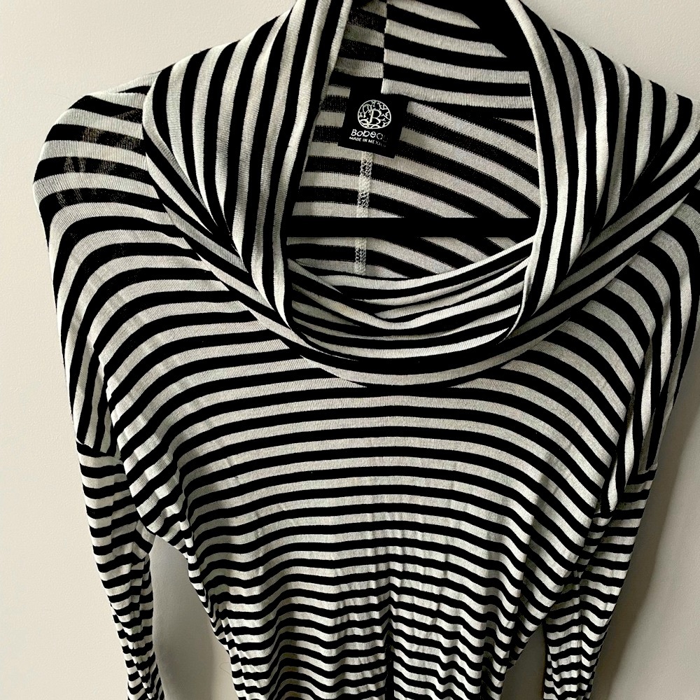 Bobeau B+W striped lightweight knit